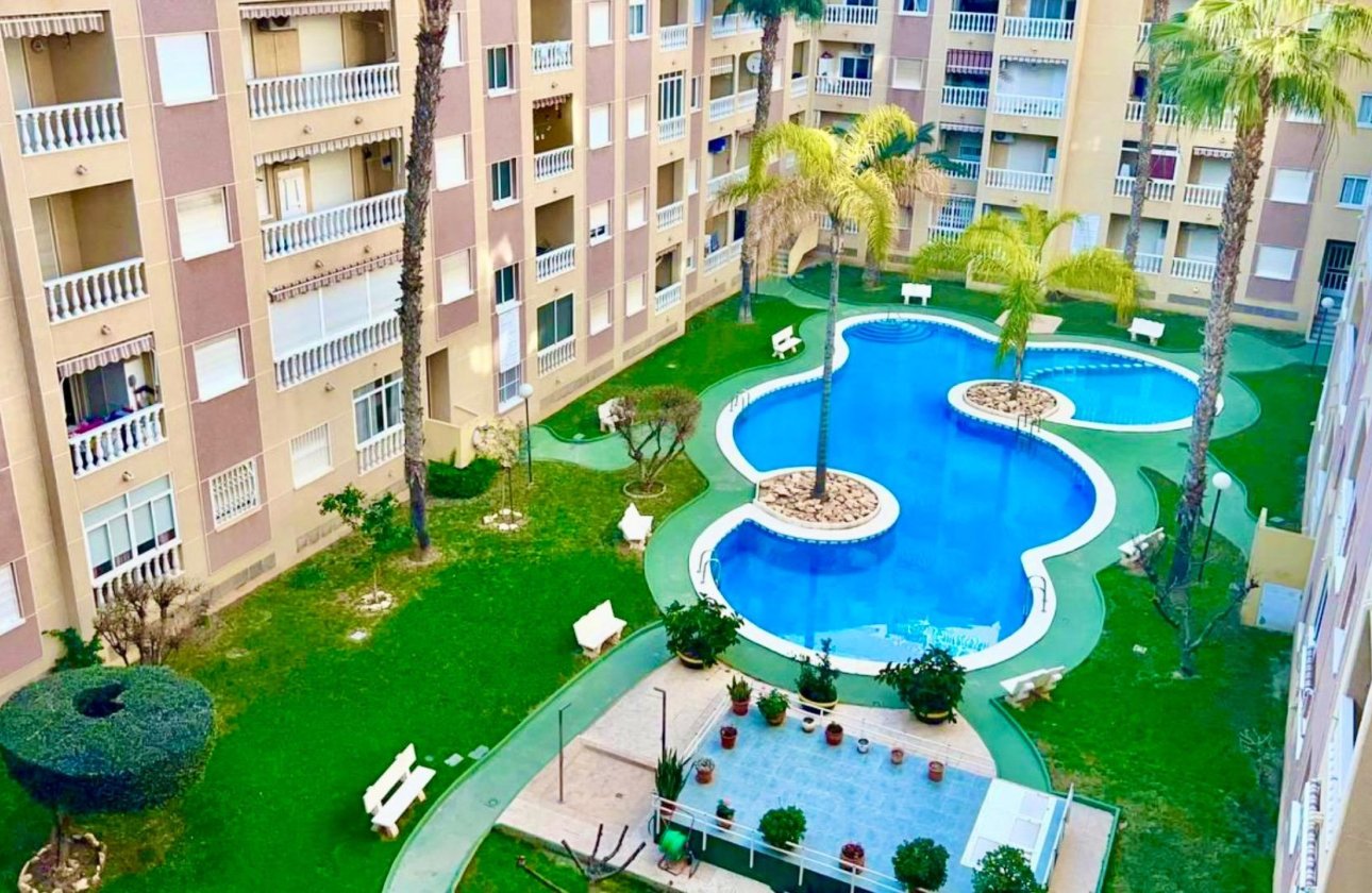 Resale - Apartment -
Torrevieja - Centro