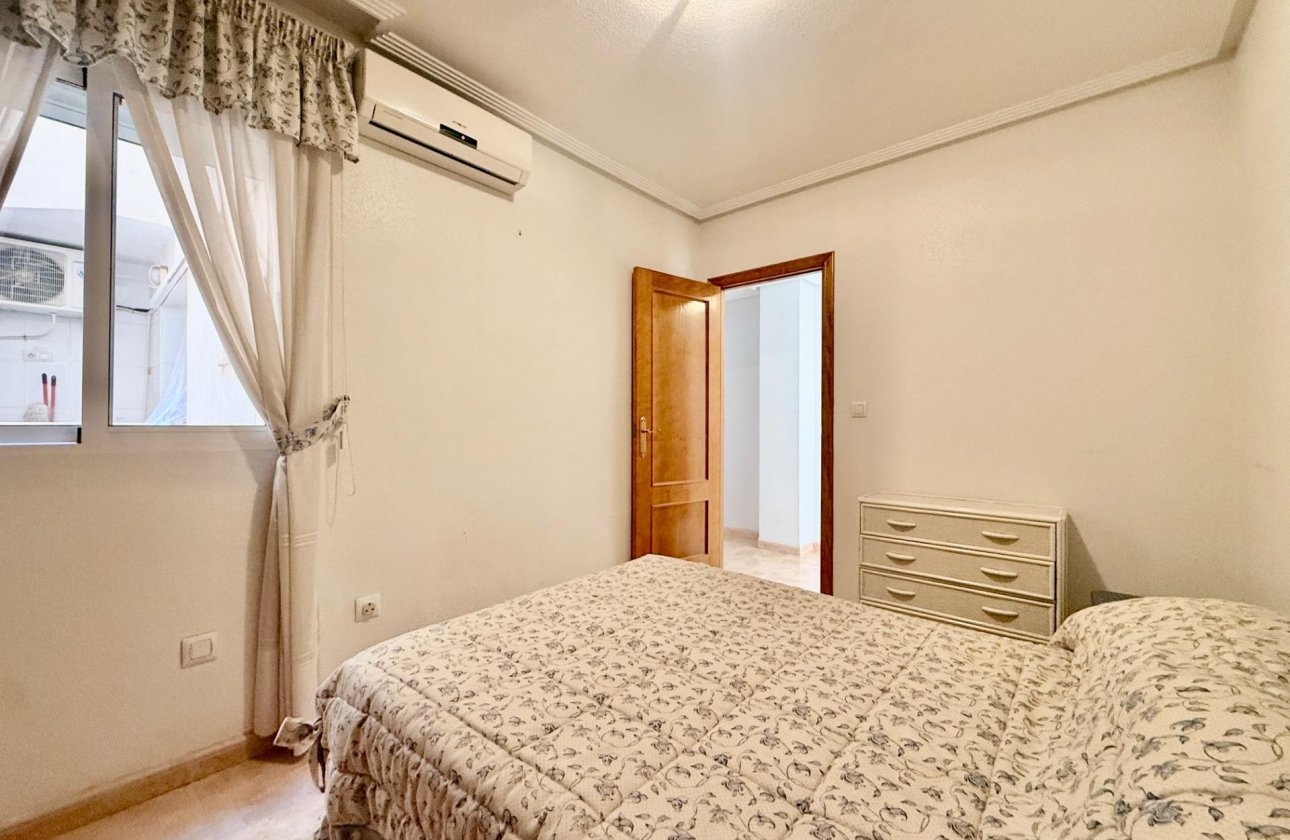 Resale - Apartment -
Torrevieja - Centro