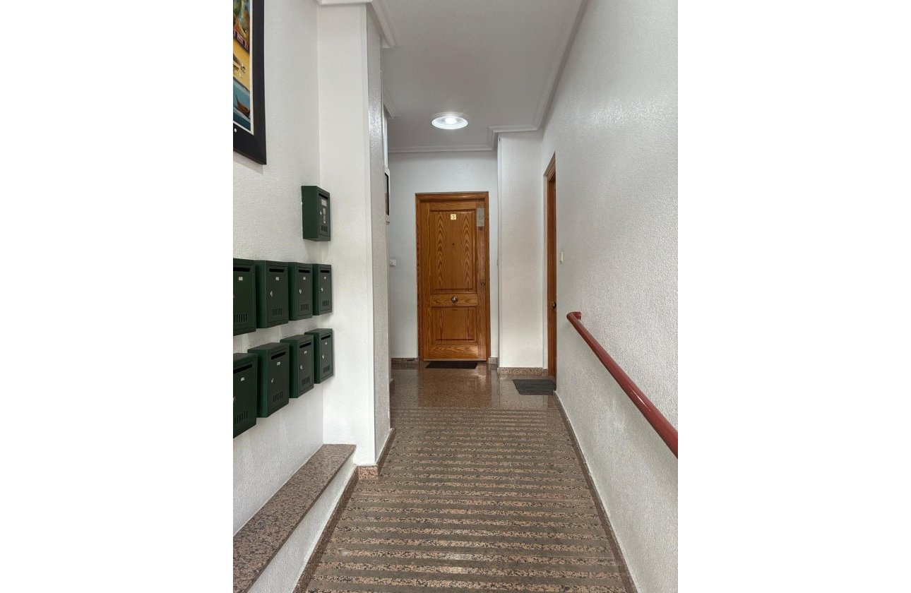 Resale - Apartment -
Torrevieja - Centro