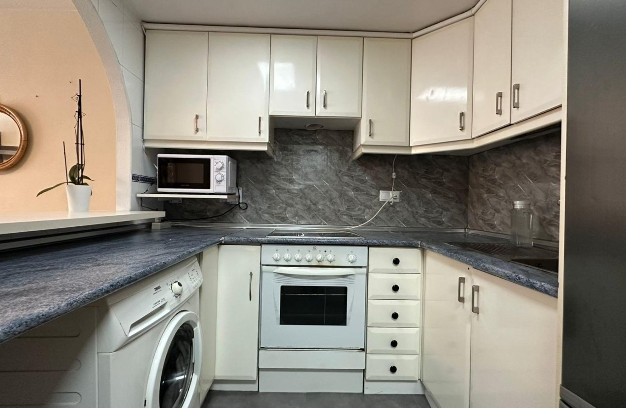 Resale - Apartment -
Torrevieja - Centro