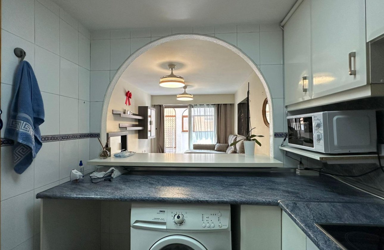 Resale - Apartment -
Torrevieja - Centro