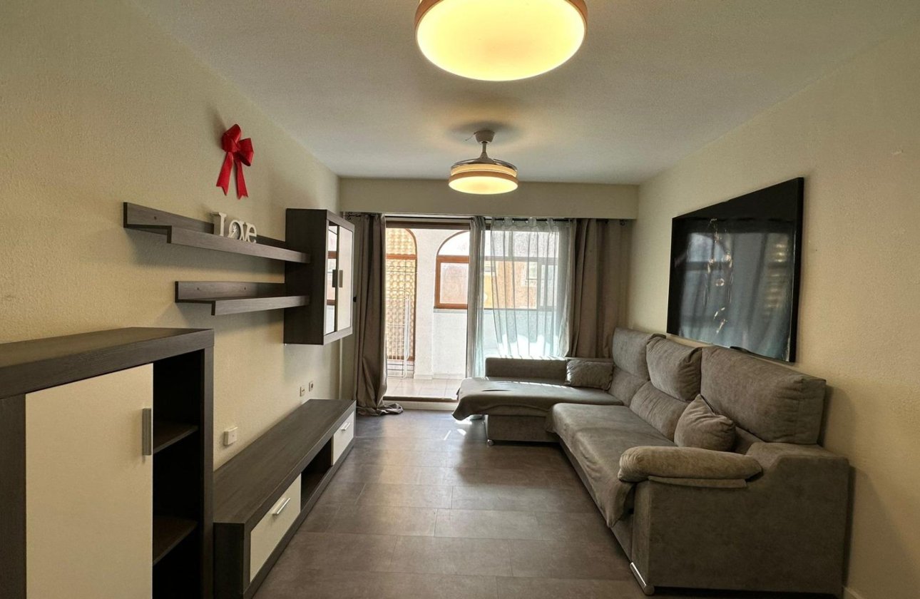 Resale - Apartment -
Torrevieja - Centro