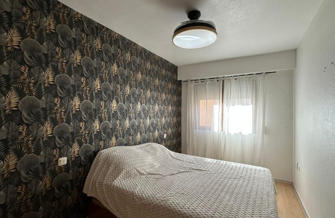 Resale - Apartment -
Torrevieja - Centro