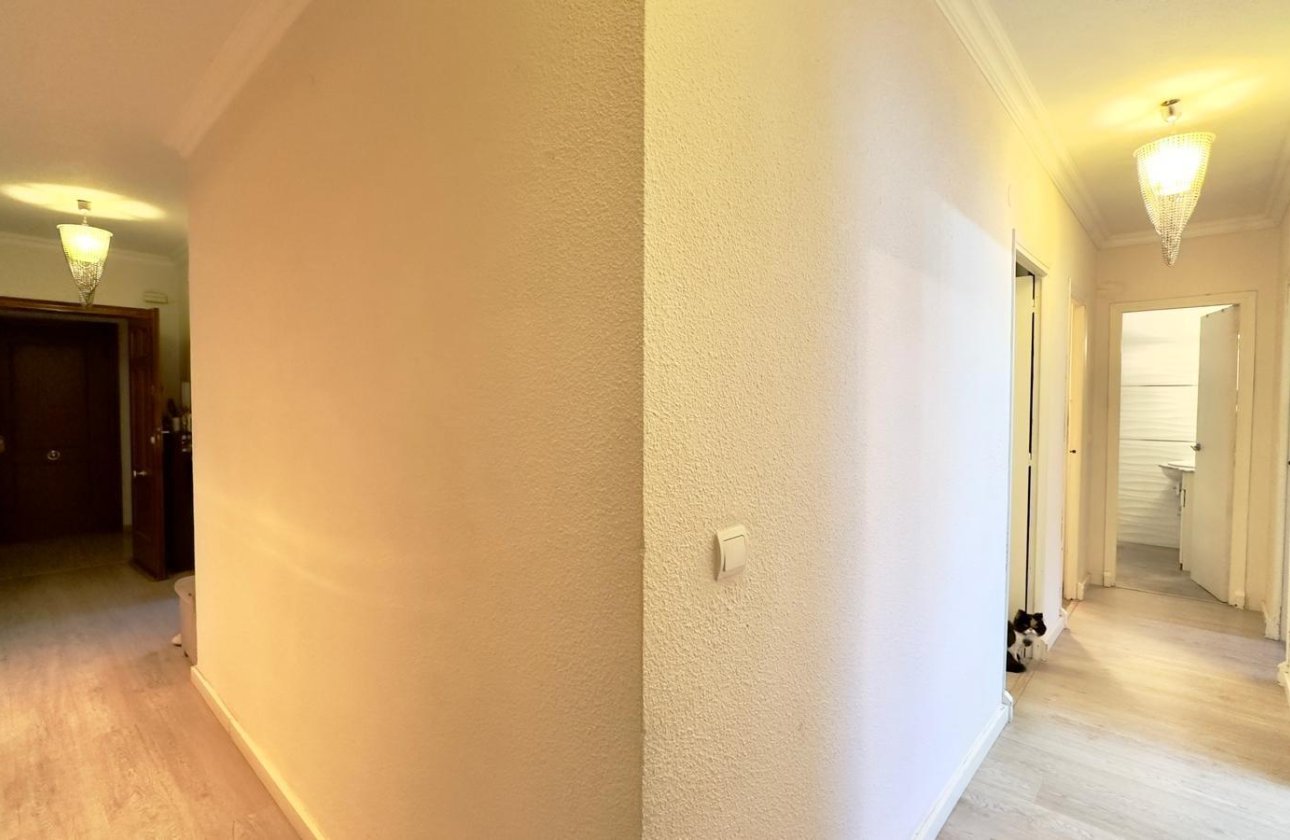 Resale - Apartment -
Torrevieja - Centro