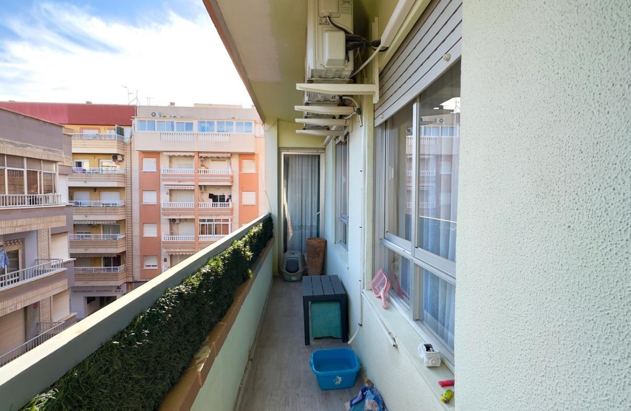 Resale - Apartment -
Torrevieja - Centro