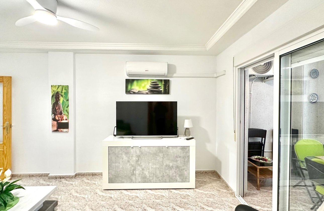 Resale - Apartment -
Torrevieja - Centro