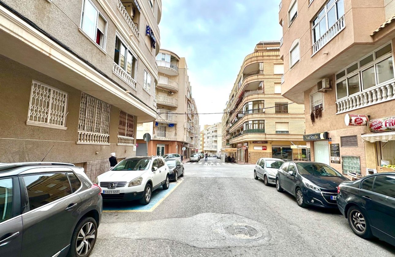 Resale - Apartment -
Torrevieja - Centro