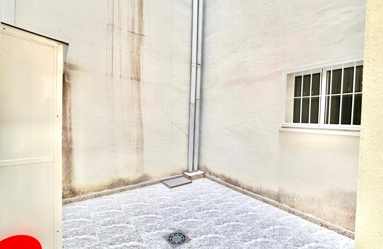 Resale - Apartment -
Torrevieja - Centro