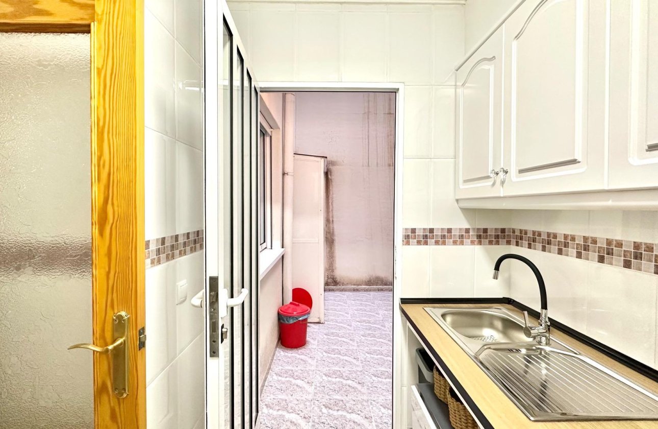 Resale - Apartment -
Torrevieja - Centro