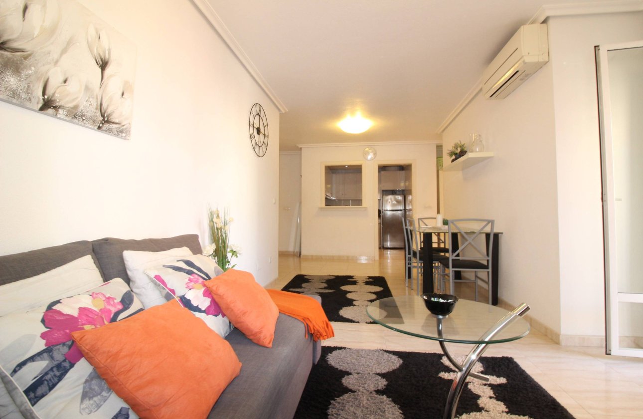 Resale - Apartment -
Torrevieja - Centro