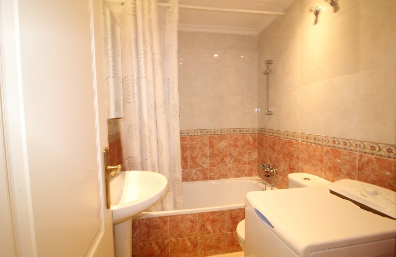 Resale - Apartment -
Torrevieja - Centro