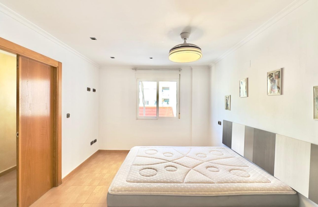 Resale - Apartment -
Torrevieja - Centro