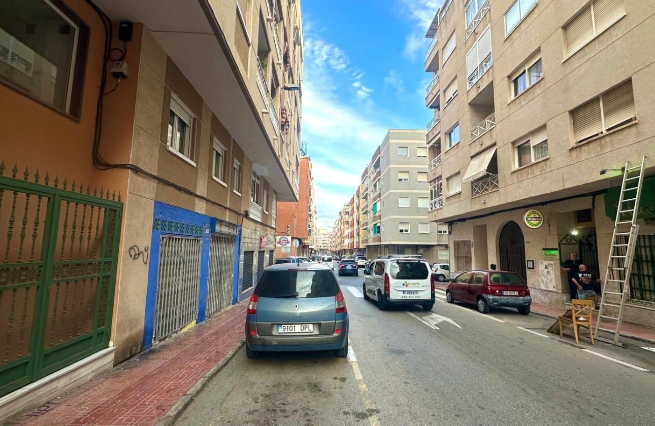 Resale - Apartment -
Torrevieja - Centro