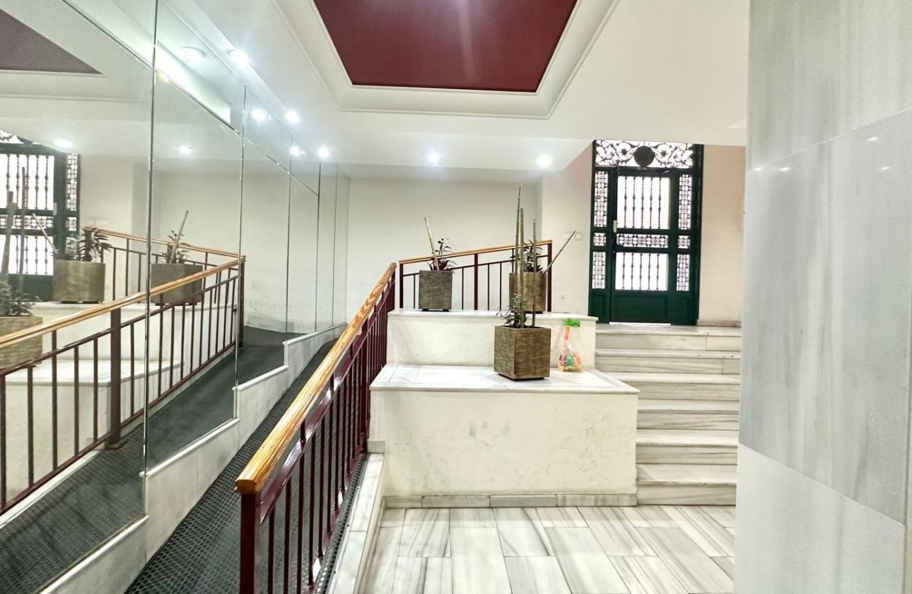 Resale - Apartment -
Torrevieja - Centro