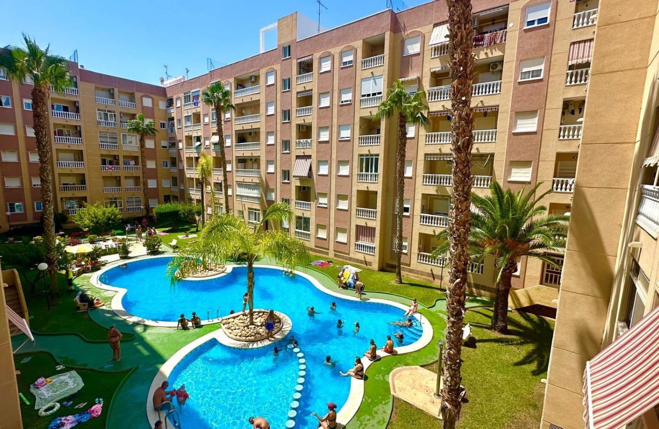 Resale - Apartment -
Torrevieja - Centro