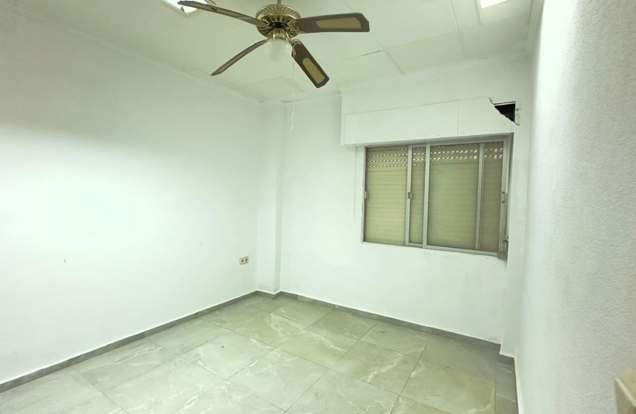 Resale - Apartment -
Torrevieja - Centro