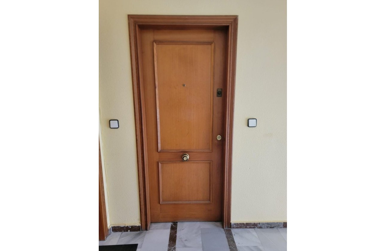 Resale - Apartment -
Torrevieja - Centro