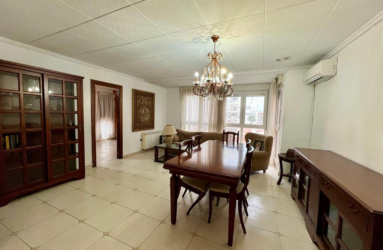 Resale - Apartment -
Torrevieja - Centro