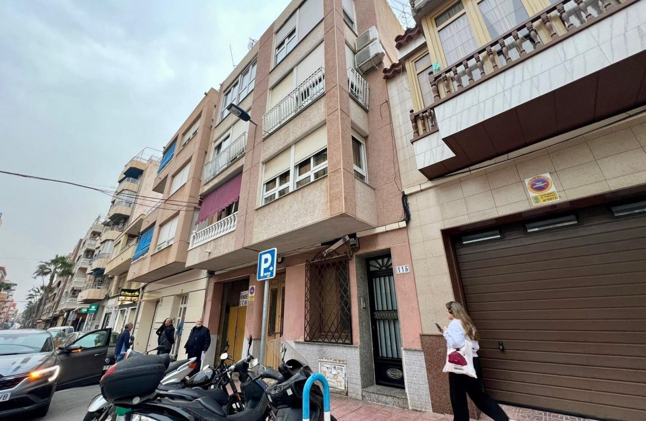 Resale - Apartment -
Torrevieja - Centro