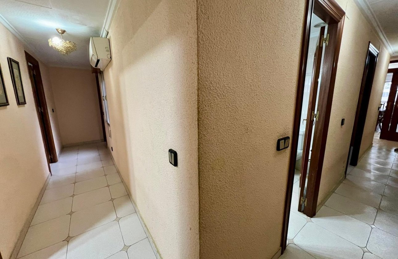 Resale - Apartment -
Torrevieja - Centro