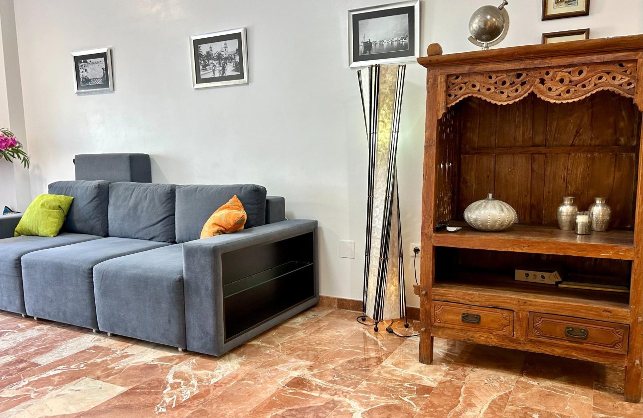 Resale - Apartment -
Torrevieja - Centro