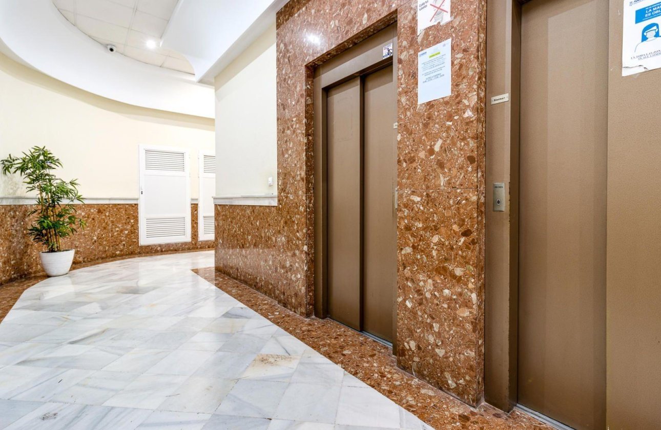 Resale - Apartment -
Torrevieja - Centro