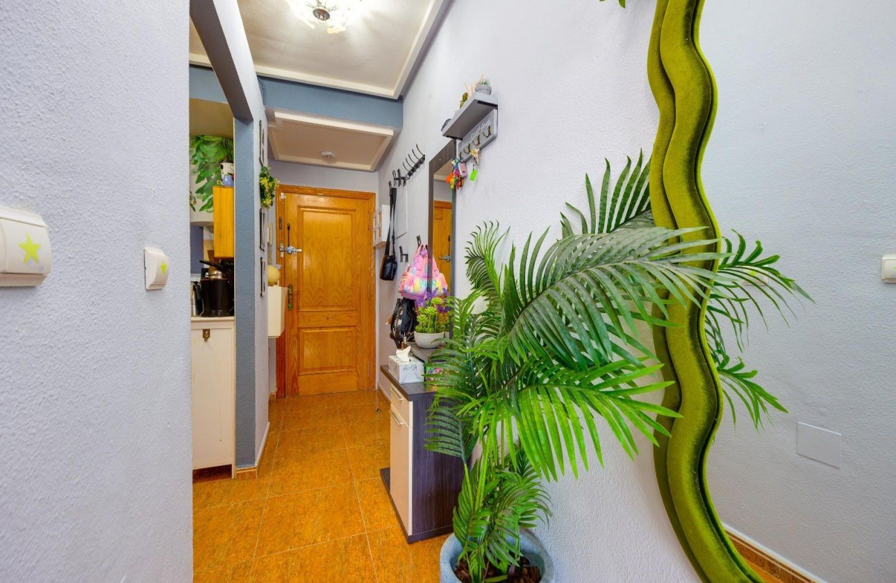 Resale - Apartment -
Torrevieja - Centro