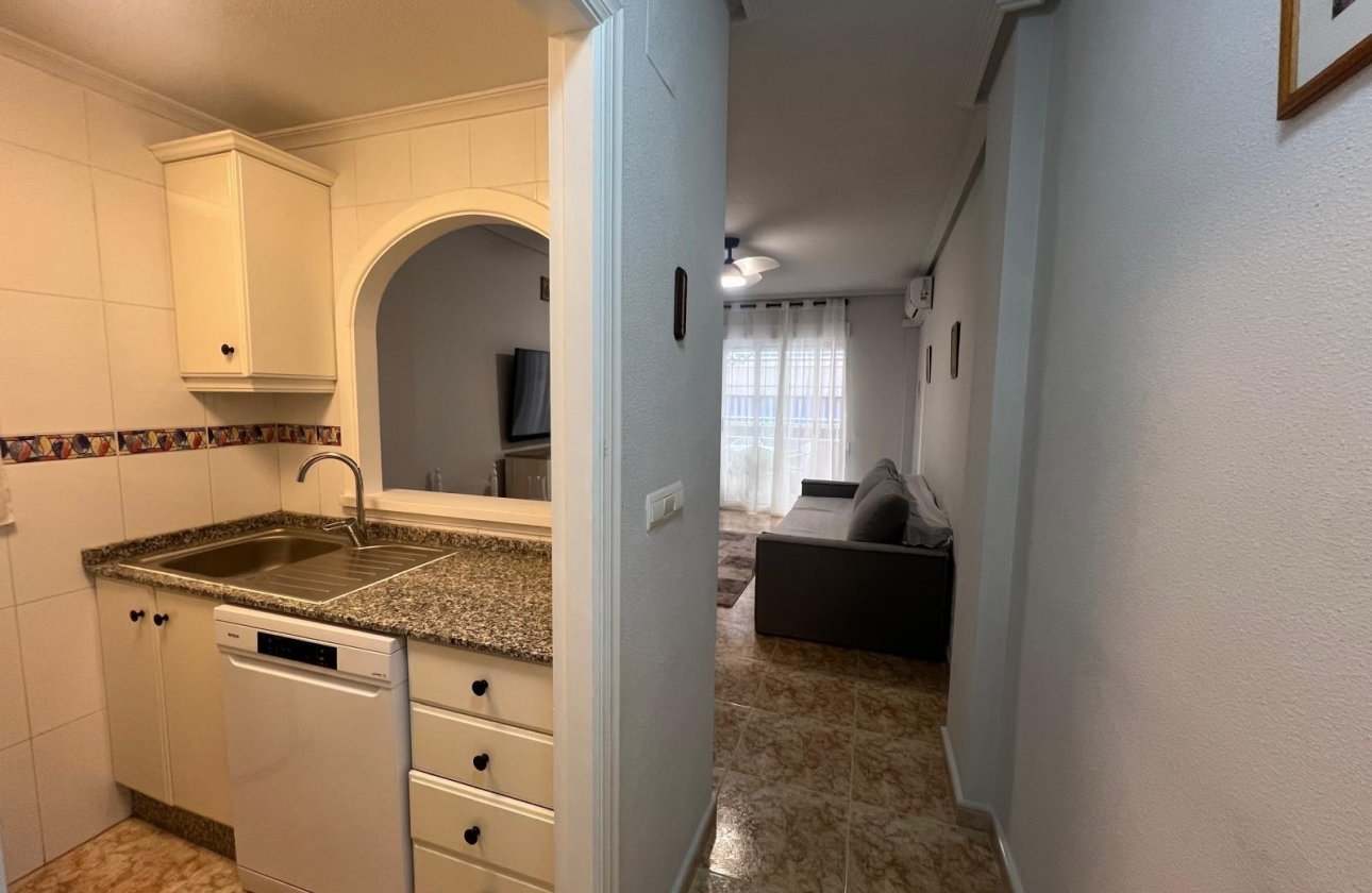 Resale - Apartment -
Torrevieja - Centro