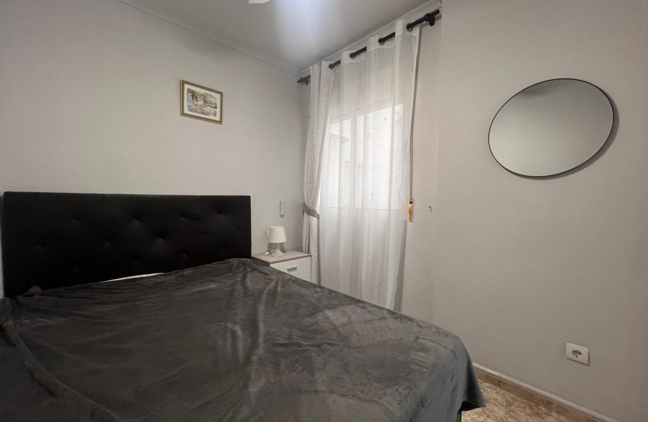 Resale - Apartment -
Torrevieja - Centro