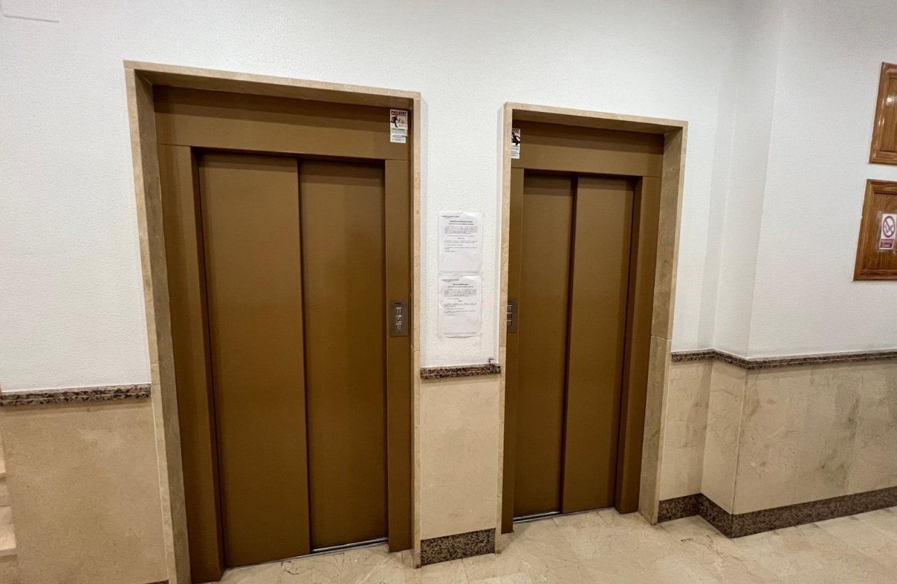 Resale - Apartment -
Torrevieja - Centro