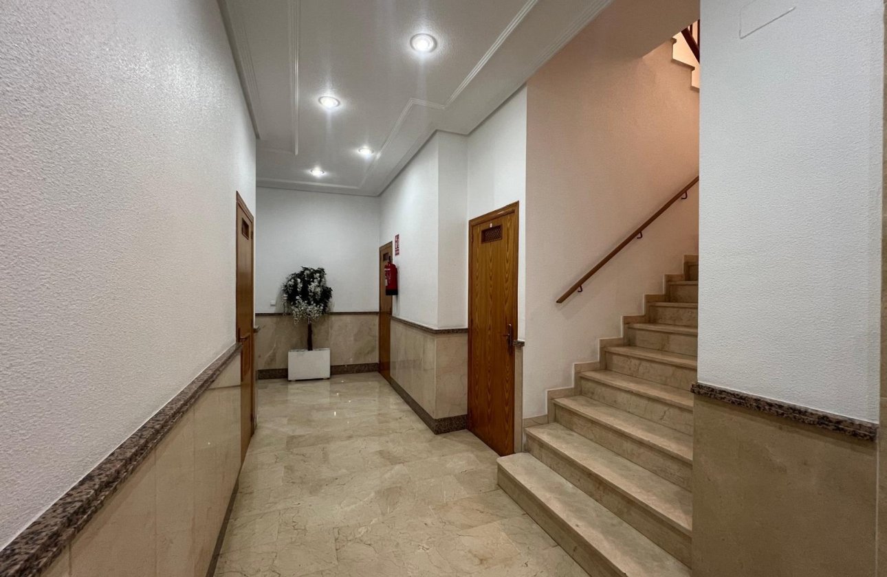 Resale - Apartment -
Torrevieja - Centro