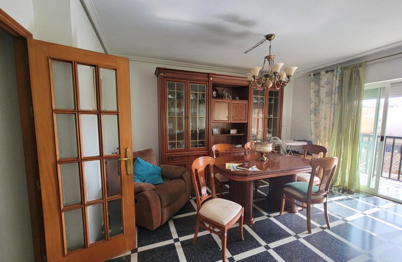 Resale - Apartment -
Torrevieja - Centro