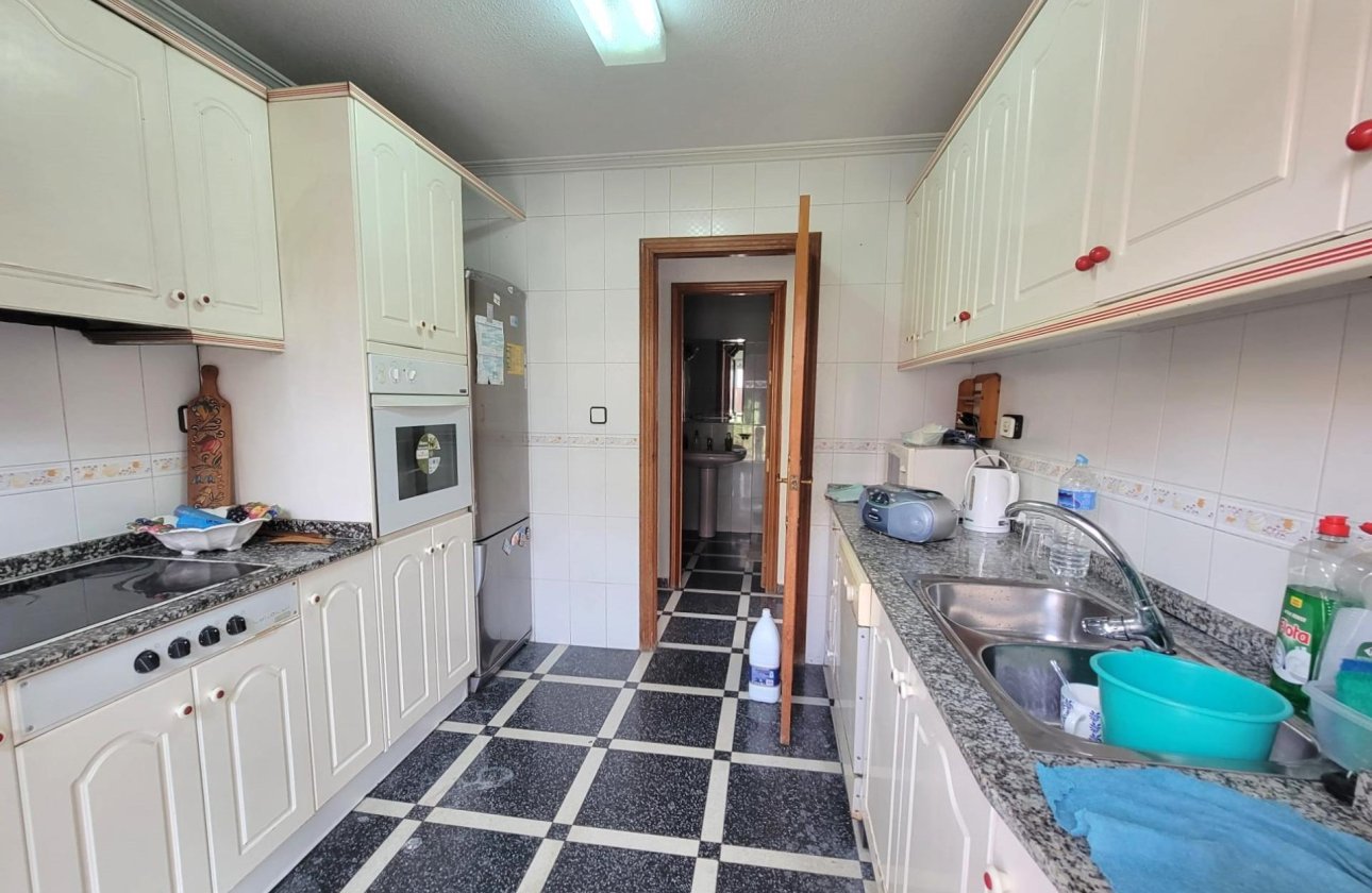 Resale - Apartment -
Torrevieja - Centro