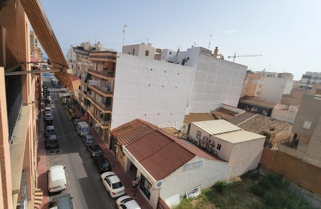 Resale - Apartment -
Torrevieja - Centro