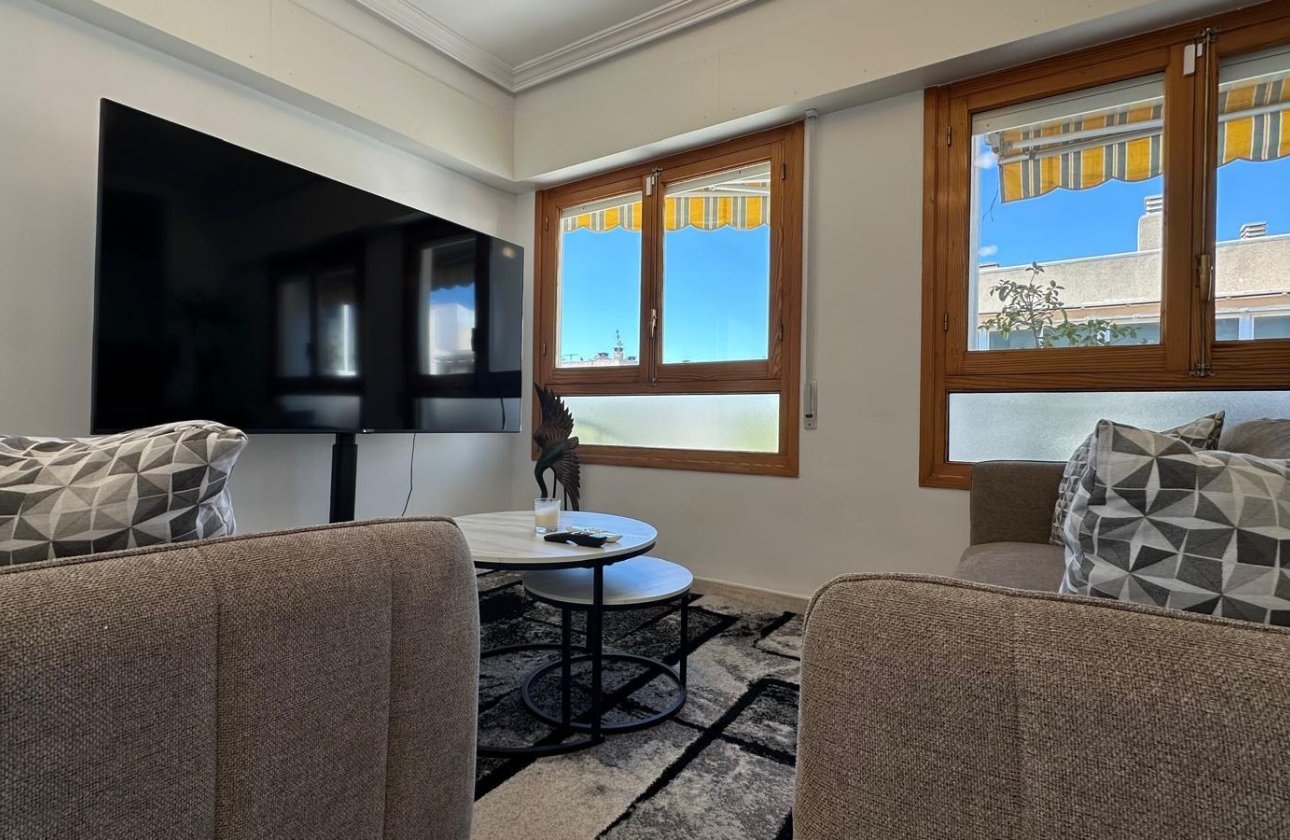 Resale - Apartment -
Torrevieja - Centro