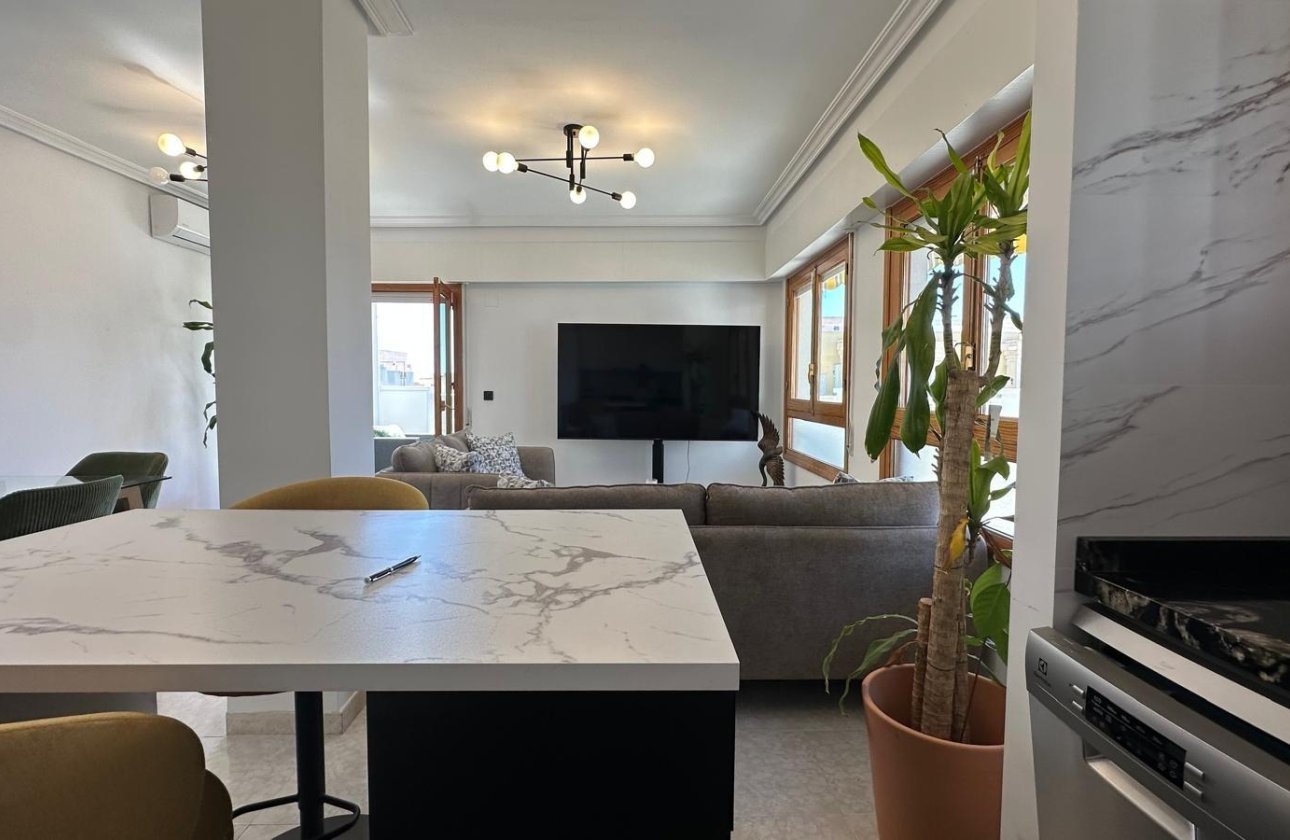 Resale - Apartment -
Torrevieja - Centro