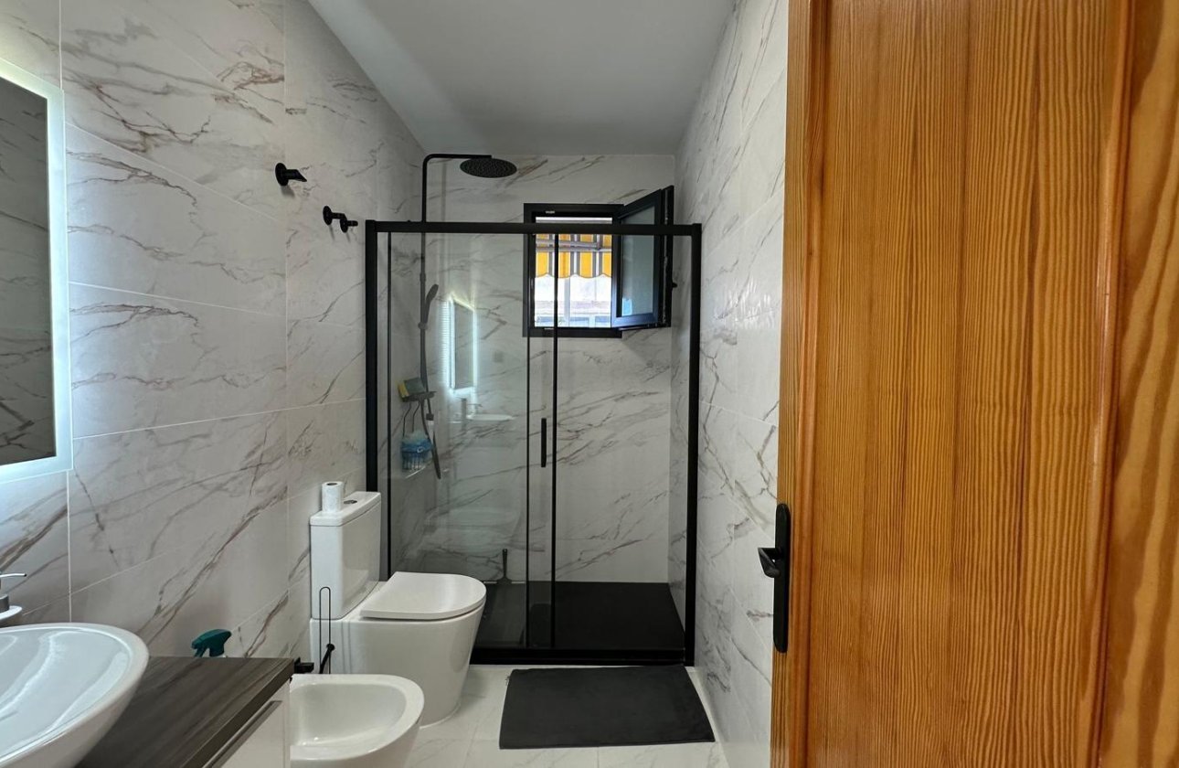 Resale - Apartment -
Torrevieja - Centro