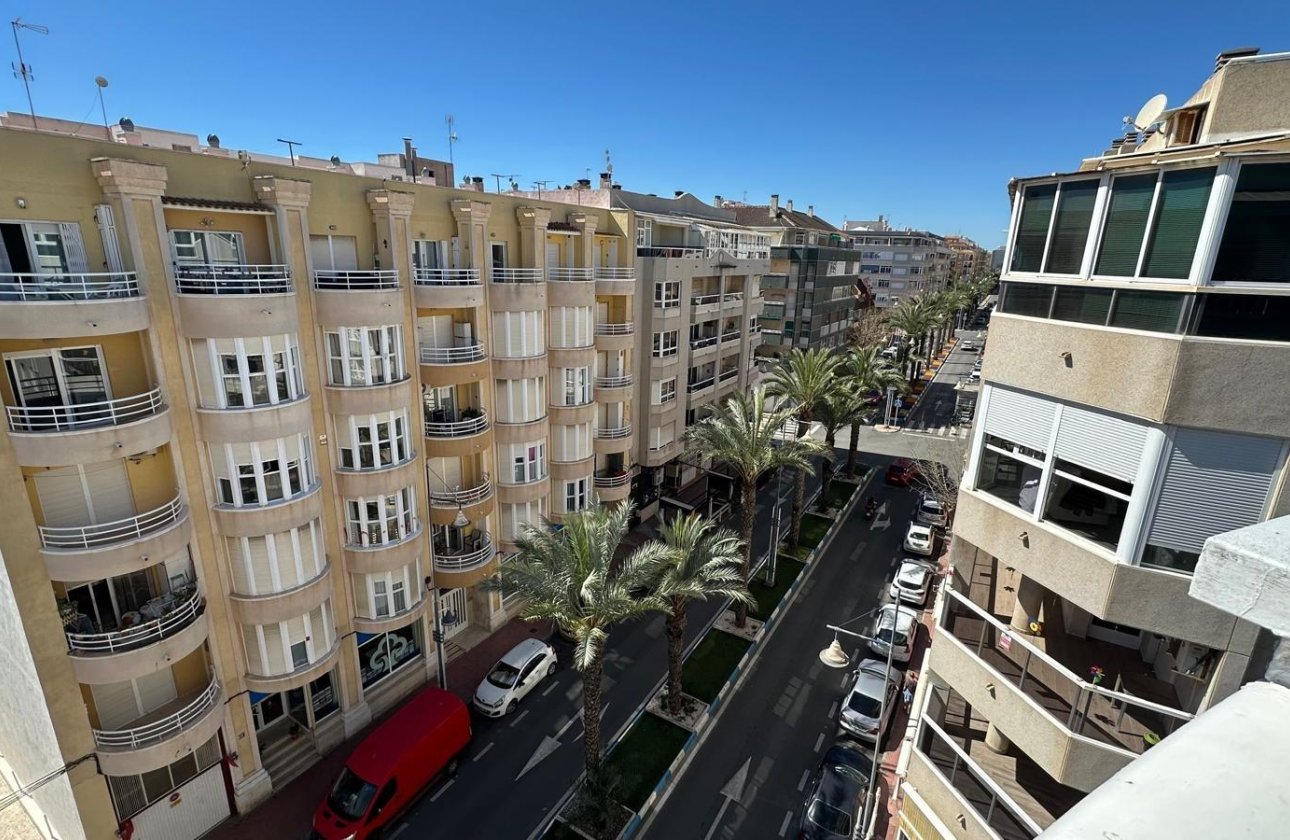 Resale - Apartment -
Torrevieja - Centro