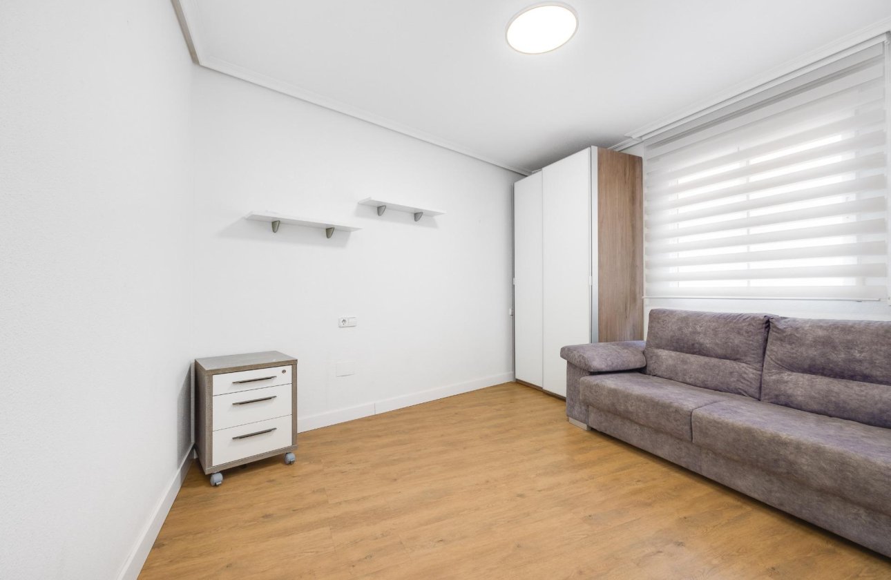 Resale - Apartment -
Torrevieja - Centro