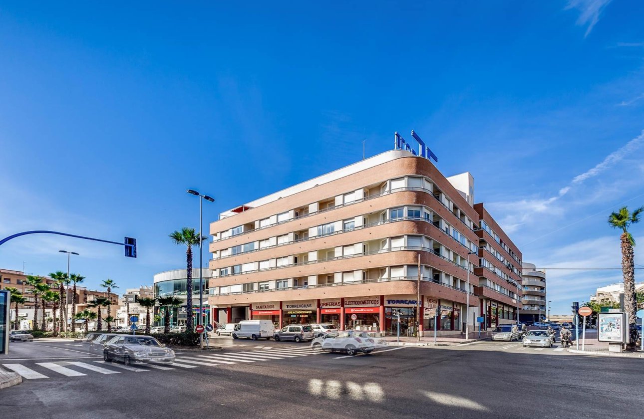 Resale - Apartment -
Torrevieja - Centro