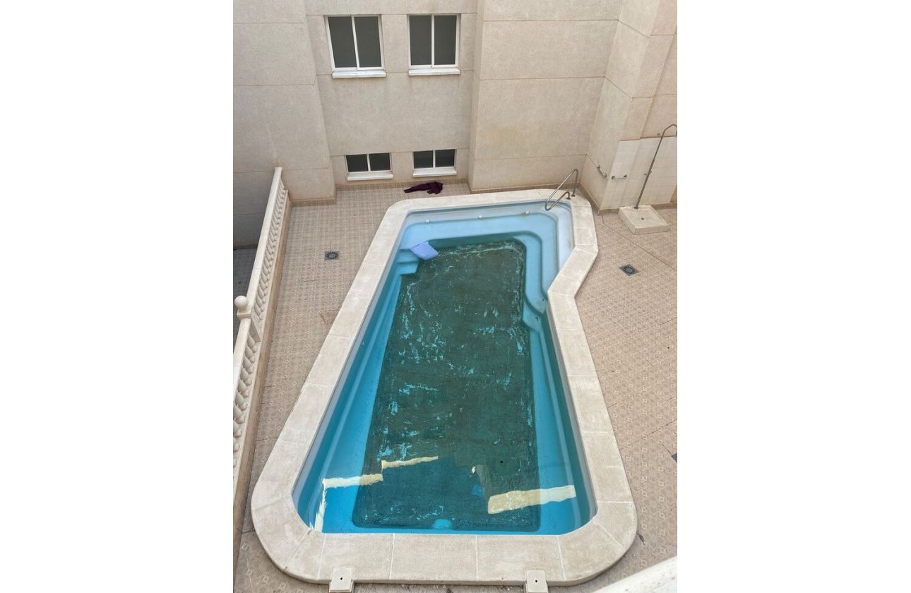 Resale - Apartment -
Torrevieja - Centro