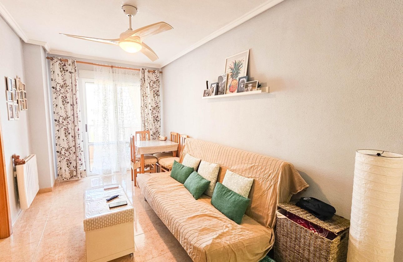 Resale - Apartment -
Torrevieja - Centro