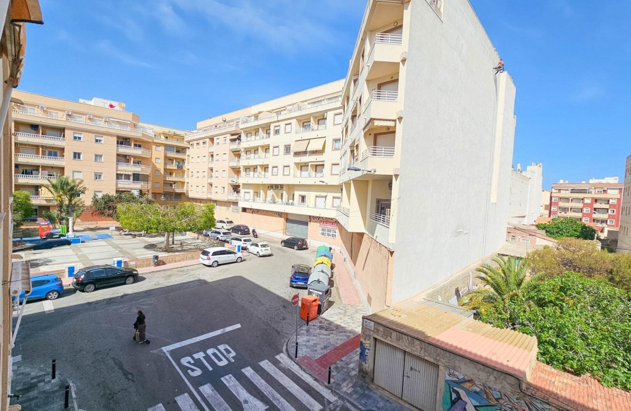Resale - Apartment -
Torrevieja - Centro