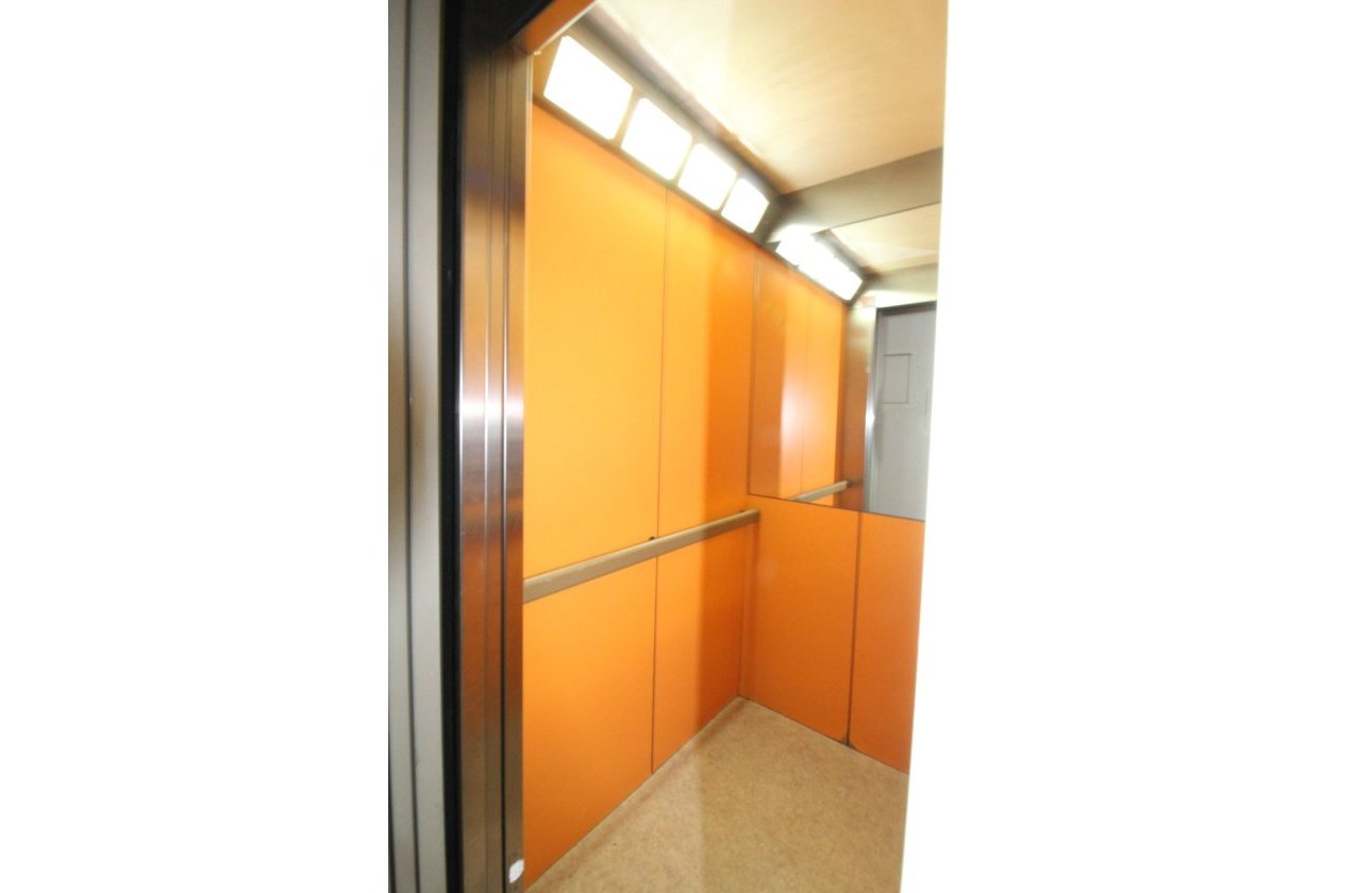 Resale - Apartment -
Torrevieja - Centro