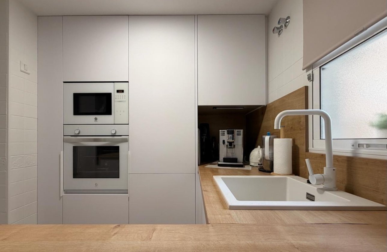 Resale - Apartment -
Torrevieja - Centro