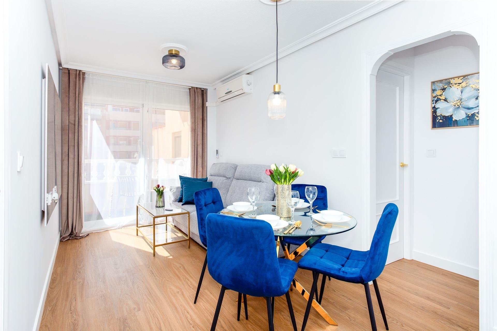 Resale - Apartment -
Torrevieja - Centro