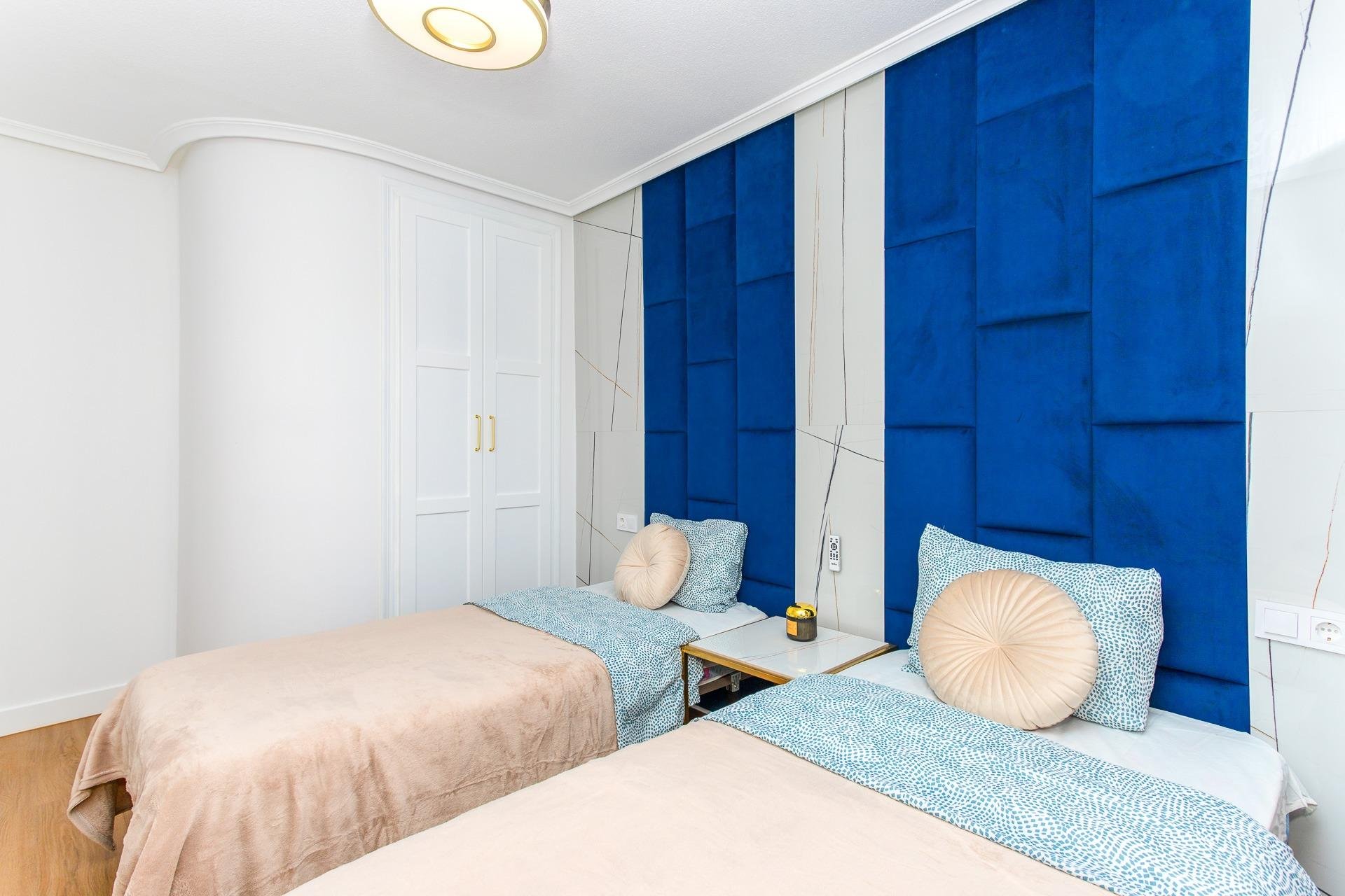 Resale - Apartment -
Torrevieja - Centro