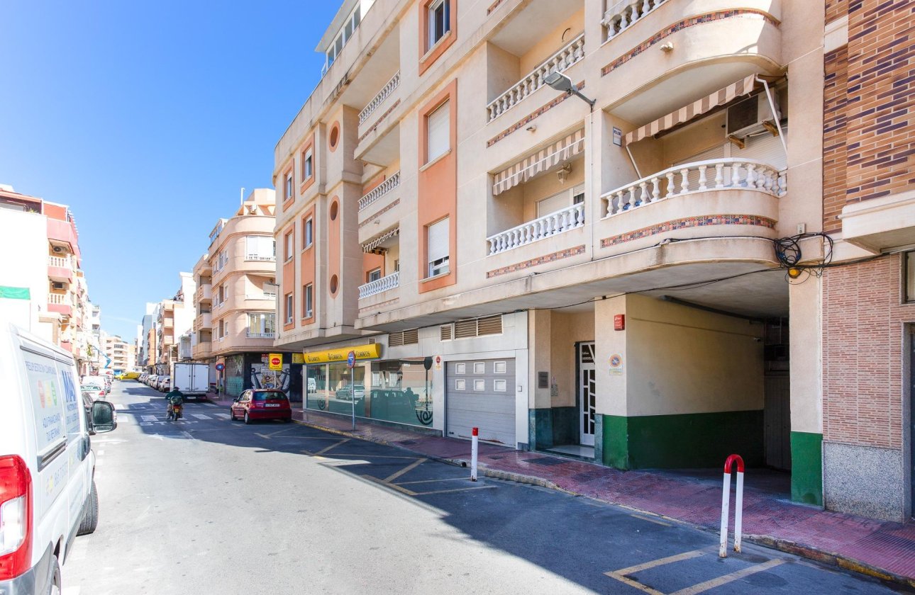 Resale - Apartment -
Torrevieja - Centro