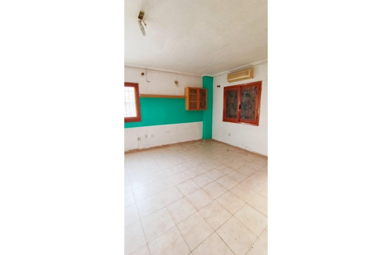 Resale - Apartment -
Torrevieja - Centro