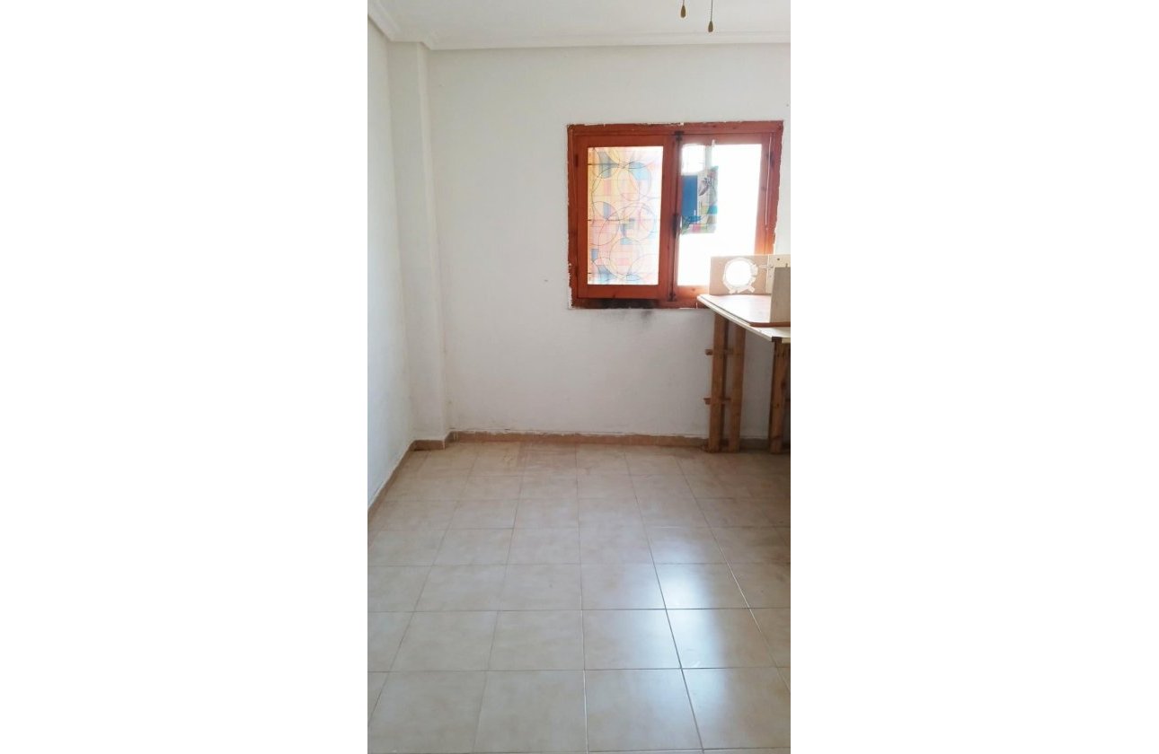 Resale - Apartment -
Torrevieja - Centro